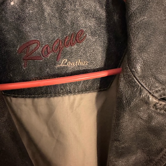 Leather jacket - Picture 11 of 12